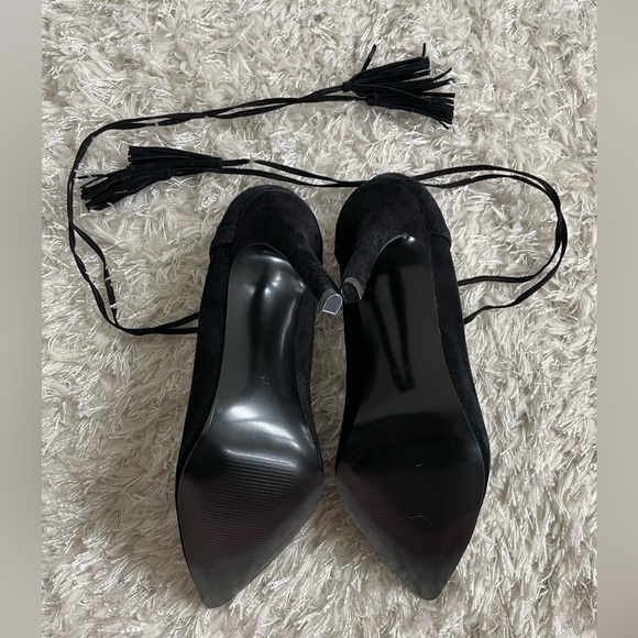 Guess Black Suede Pointed Toe Ankle Lace Up Tassel Tie Heels - Picture 6 of 9